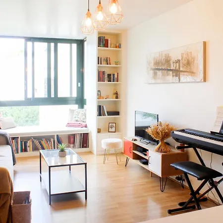 1 Bedroom With Garden Apartment Asnieres-sur-Seine