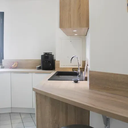 1 Bedroom With Garden * Asnieres-sur-Seine