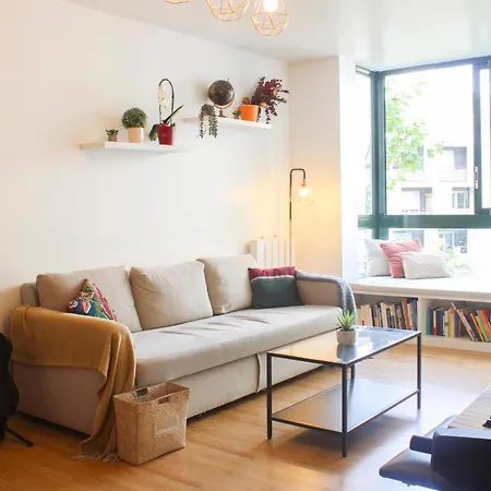 1 Bedroom With Garden Asnieres-sur-Seine